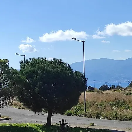 La Collina Sullo Stretto شقة